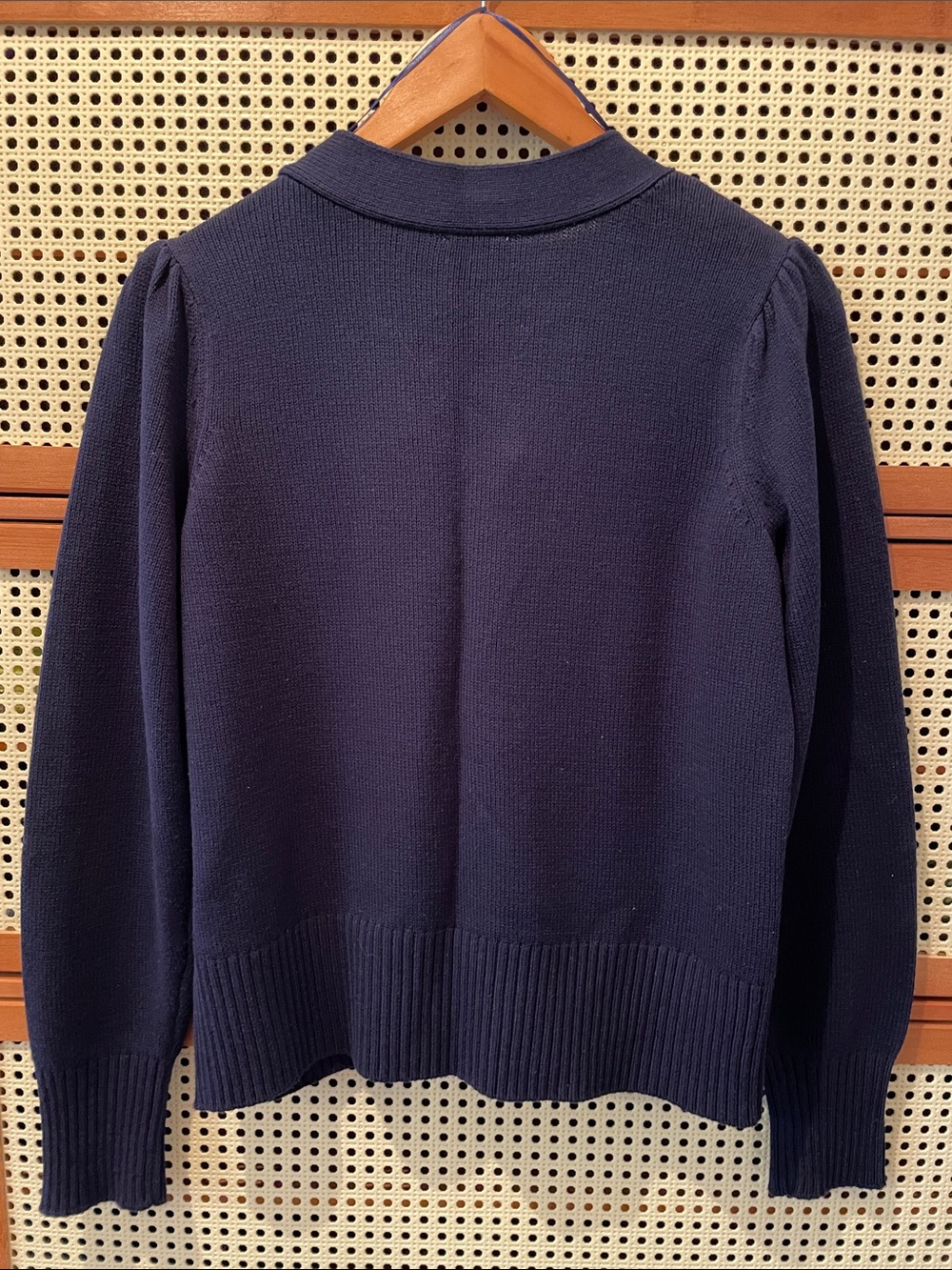 Perfect Condition Crown & Ivy Navy V-Neck Button-Front Cardigan Sz M - Picture 7 of 10